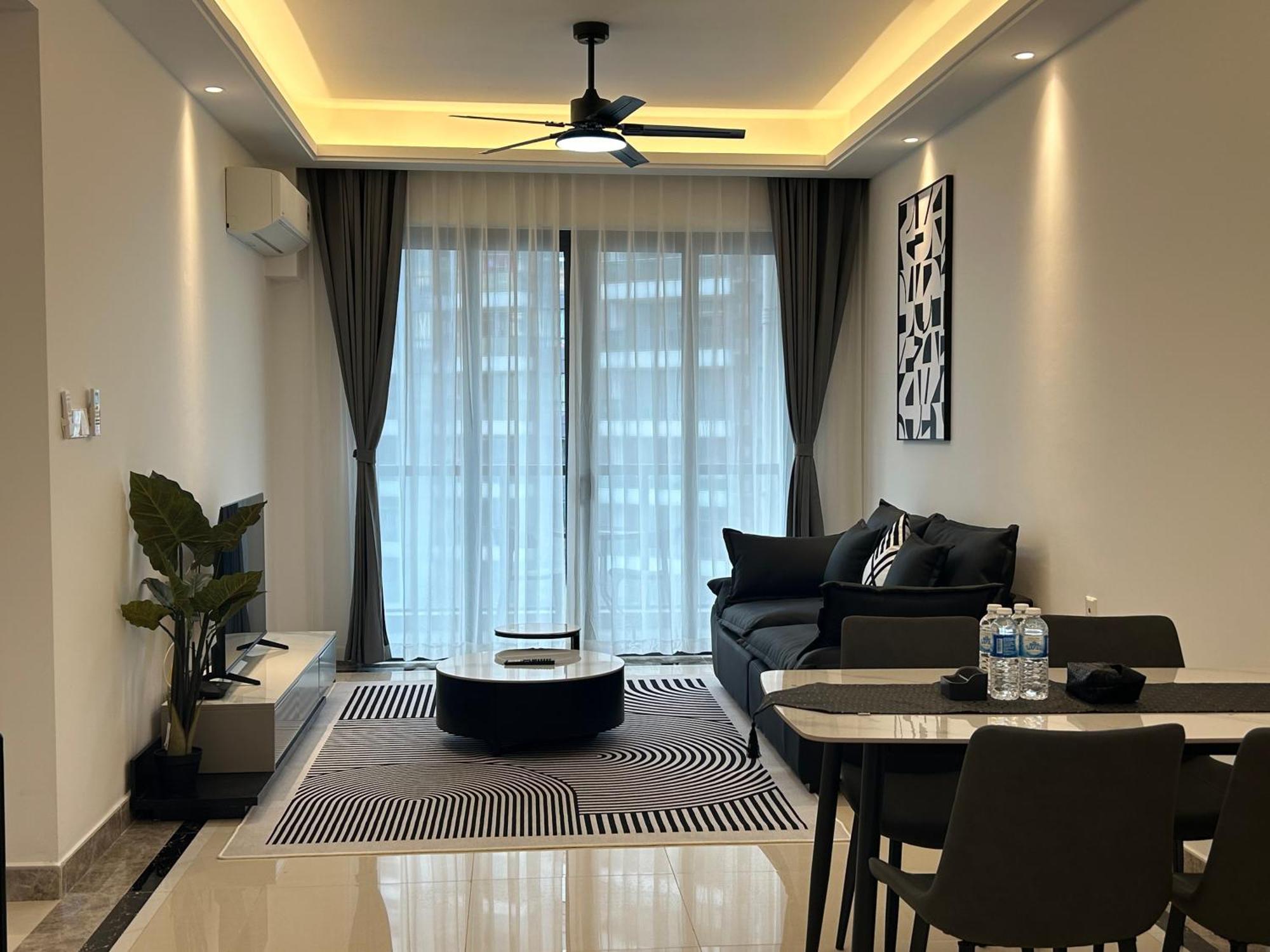 R&f Princess Cove Cozy&boutique By Wan Li Management *