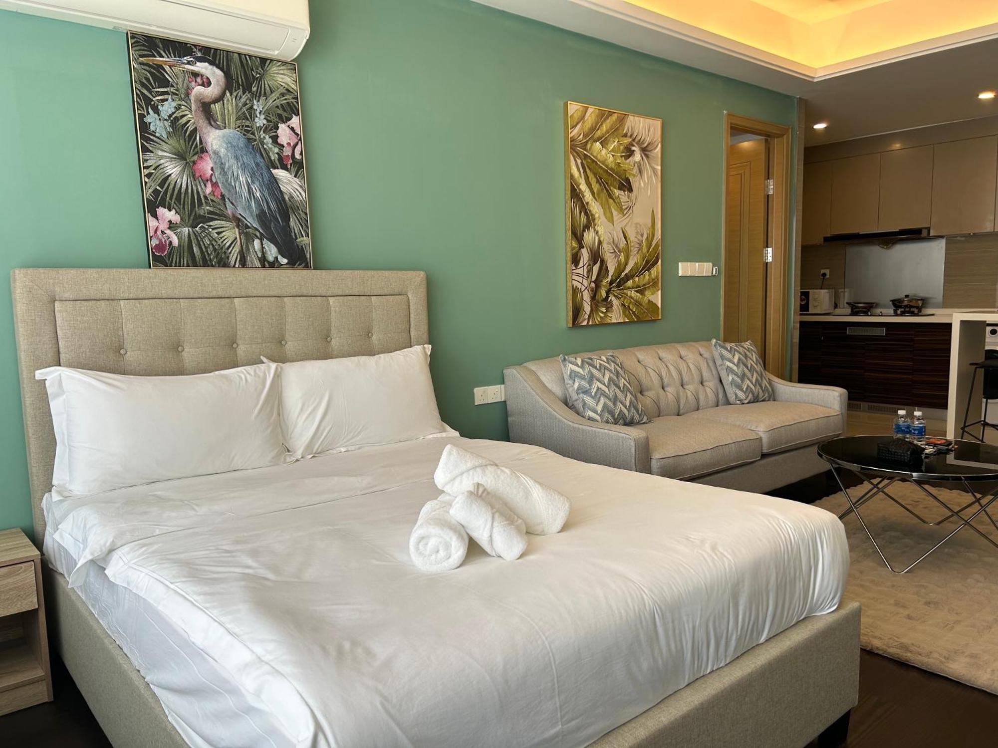 R&f Princess Cove Cozy&boutique By Wan Li Management *